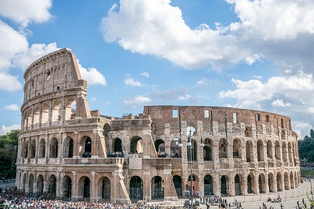It is illegal to sit on the steps In Rome